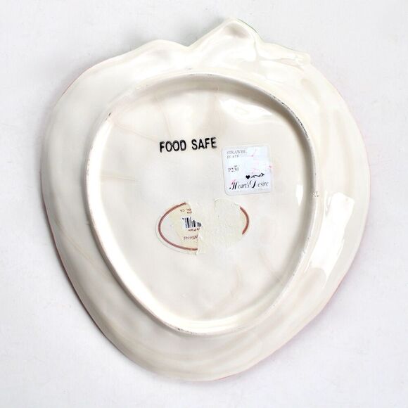 TII Collections Vintage Food Safe Ceramic Red Strawberry Novelty Plate P2306 - Picture 2 of 4
